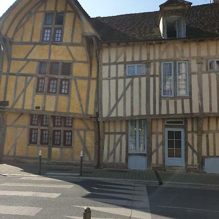Maison Du Dauphin 1534 Troyes Dış mekan fotoğraf