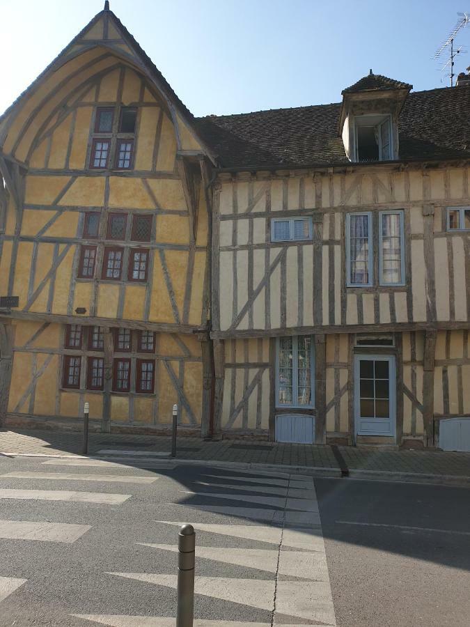 Maison Du Dauphin 1534 Troyes Dış mekan fotoğraf